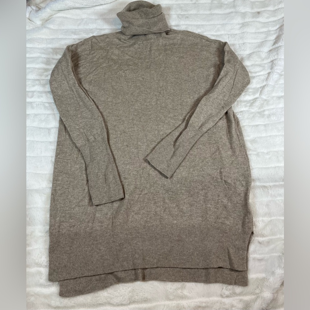 H&M XS Tan Cashmere Tunic Turtleneck Sweater Fall Winter Preppy Casual Office